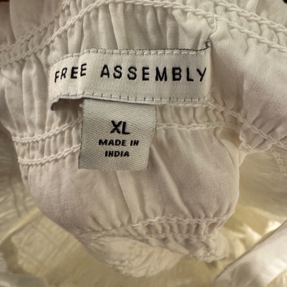 Free Assembly Tank Womens Snow White Ruffle Trim Square Neck Smocked Top-Size XL - Picture 5 of 5